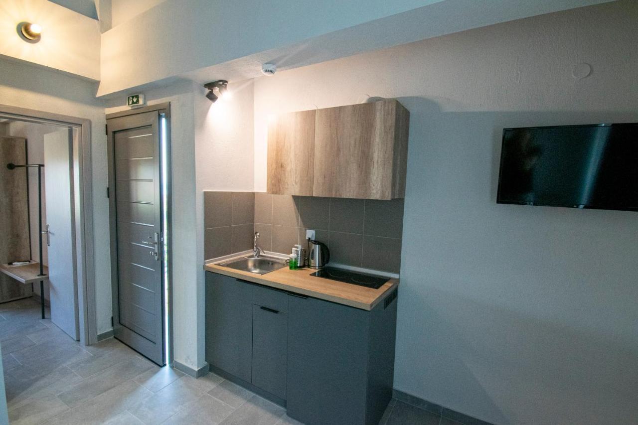 Heraclea Luxury Suites Néa Iráklia Eksteriør bilde